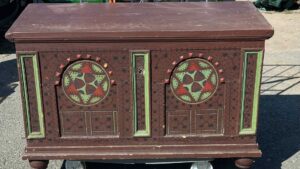 Alte Möbel loswerden Graz – Flohmarkt Steiermark oder entsorgen?